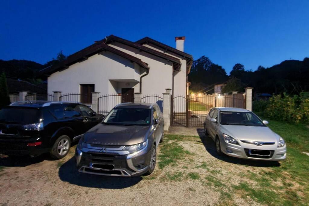 Villa Двете Къщи В Планината Beli Osŭm Exterior foto