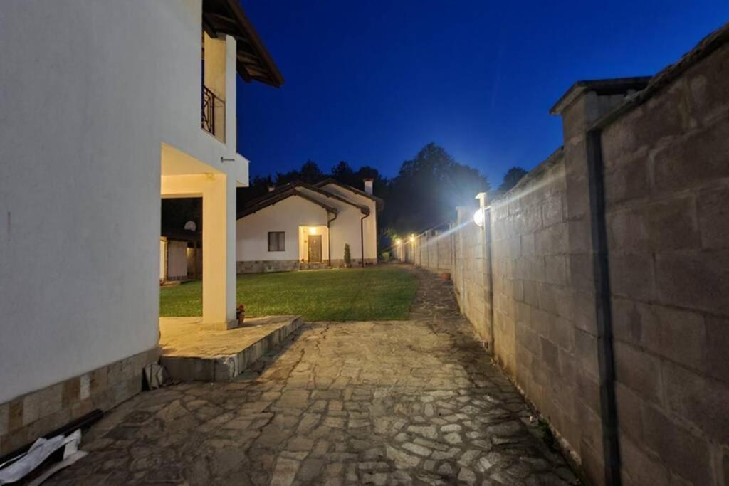 Villa Двете Къщи В Планината Beli Osŭm Exterior foto